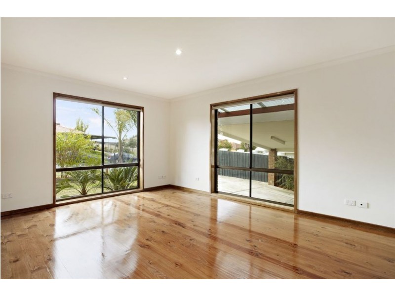 45 Centenary Drive, Mill Park VIC 3082