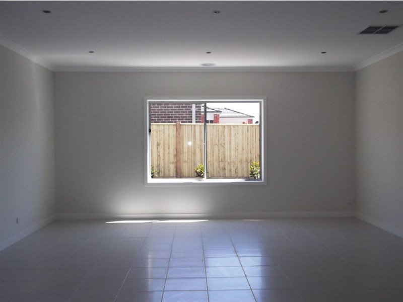 74 The Parade, Epping VIC 3076