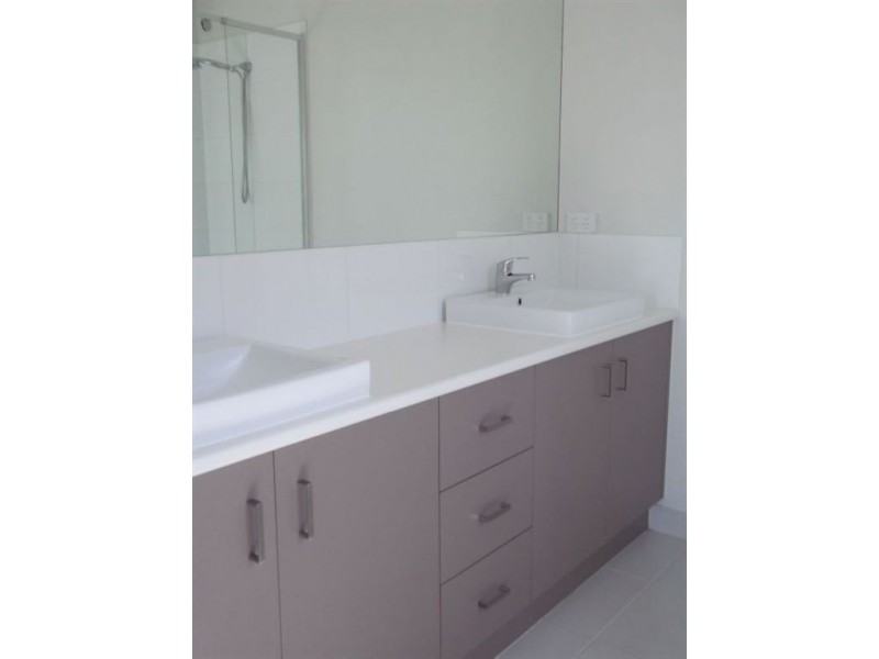 74 The Parade, Epping VIC 3076