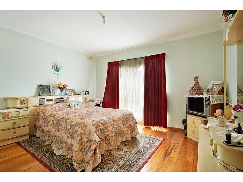 18 Wirraway Crescent, Thomastown VIC 3074