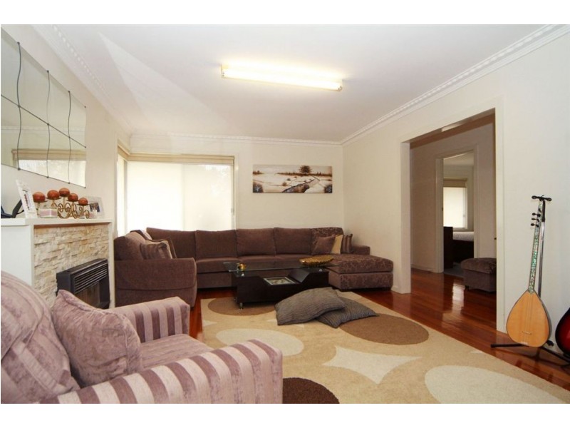 5 Oxford Drive, Thomastown VIC 3074