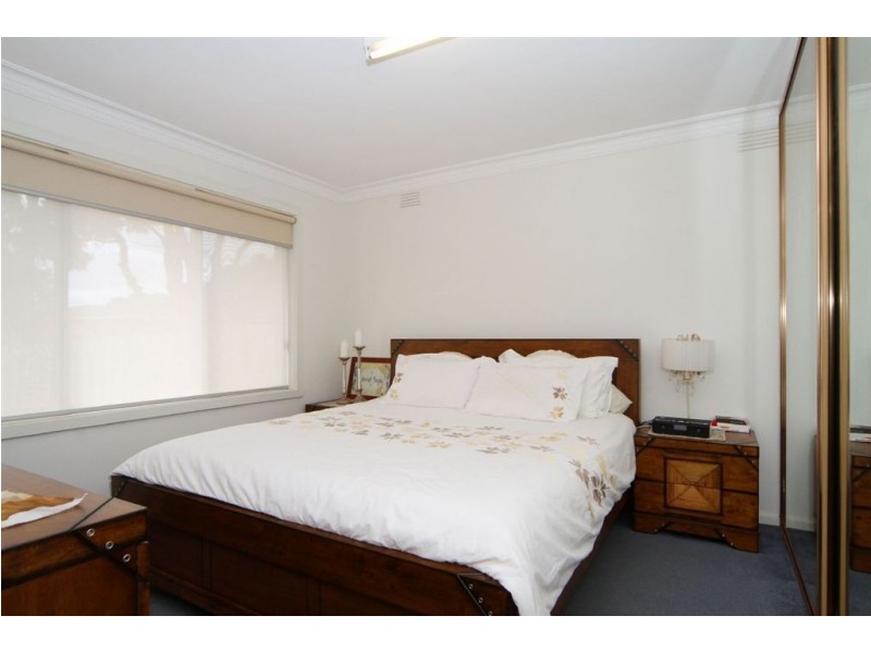 5 Oxford Drive, Thomastown VIC 3074