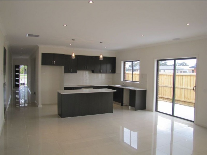 27 Wallaroo Way, Doreen VIC 3754