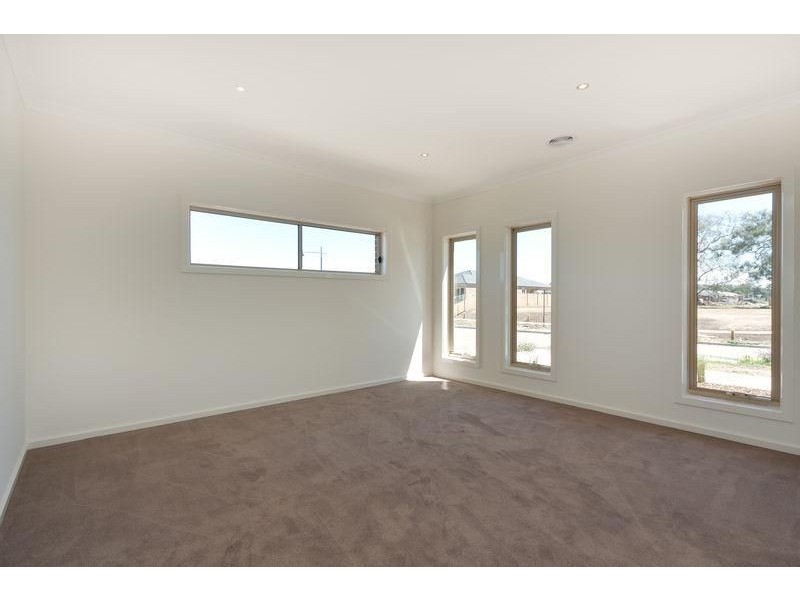 27 Wallaroo Way, Doreen VIC 3754