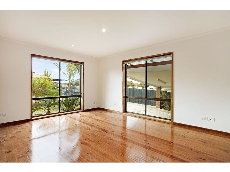 45 Centenary Drive, Mill Park VIC 3082