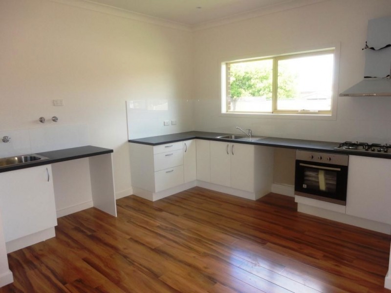 1 & 2/2 Lloyd Avenue, Epping VIC 3076