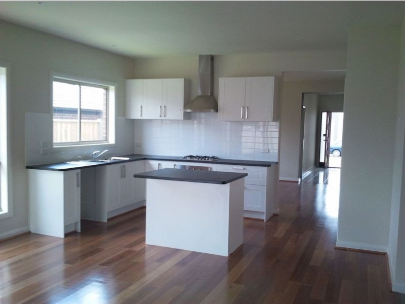 11 Sunlanders Way, Doreen VIC 3754