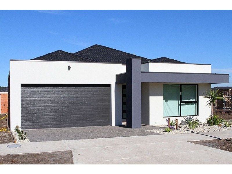 8 Creswick Drive, Epping VIC 3076