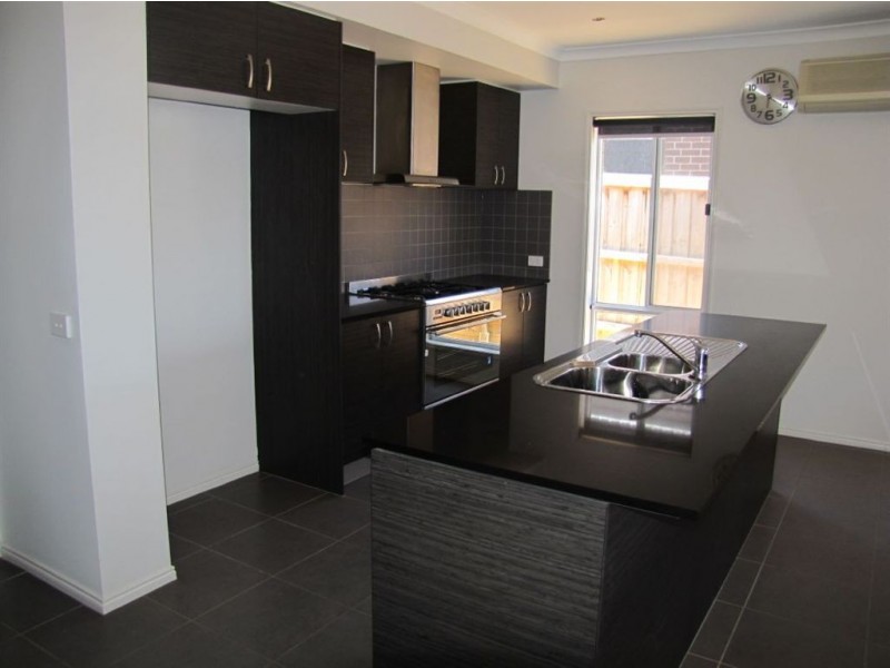 15 Arum Walk, Mernda VIC 3754