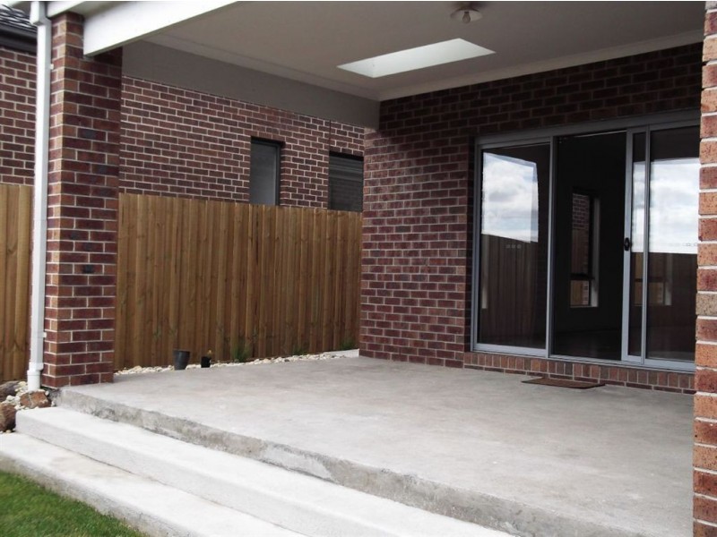 15 Broadleaf Drive, Epping VIC 3076