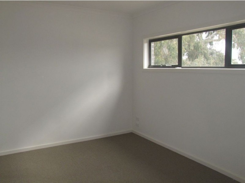 1/1 Nash Grove, Doreen VIC 3754