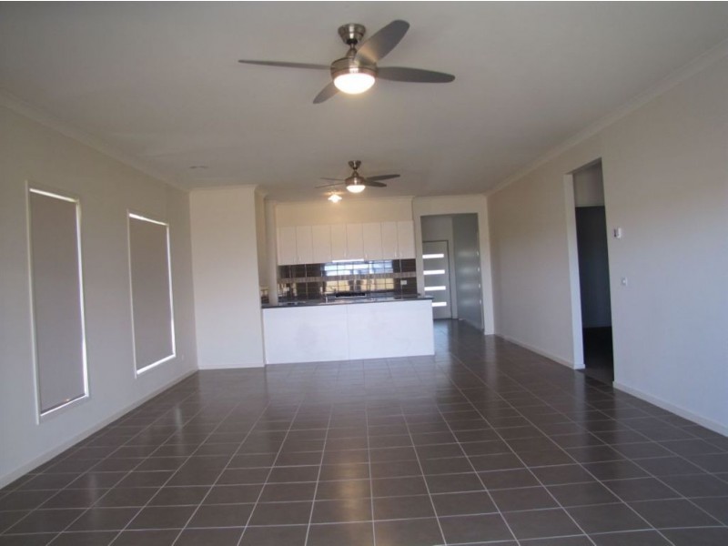 15 Broadleaf Dve, Epping VIC 3076