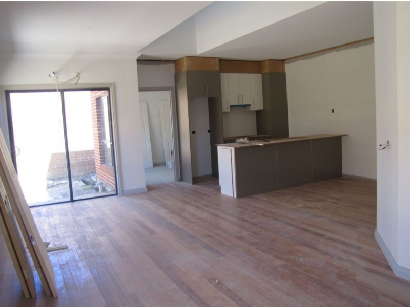 3/105 Rathcown Road, Reservoir VIC 3073