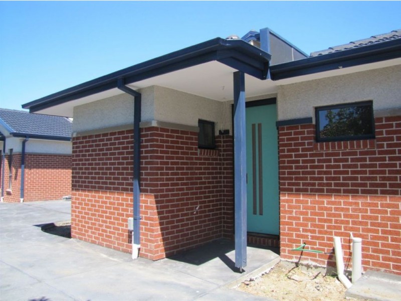 2/105 Rathcown Road, Reservoir VIC 3073