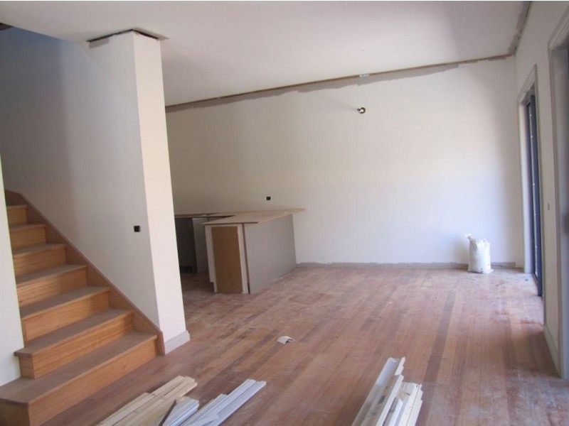 1/105 Rathcown Road, Reservoir VIC 3073