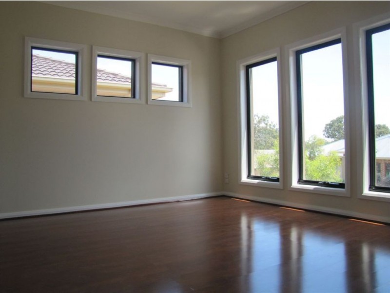 12 Bear Crescent, Doreen VIC 3754