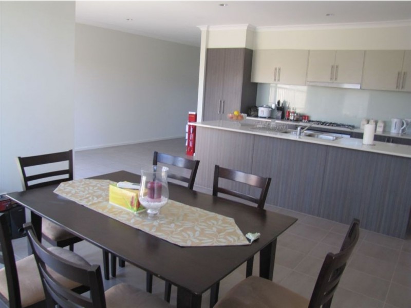 23 carlow walk, Lalor VIC 3075