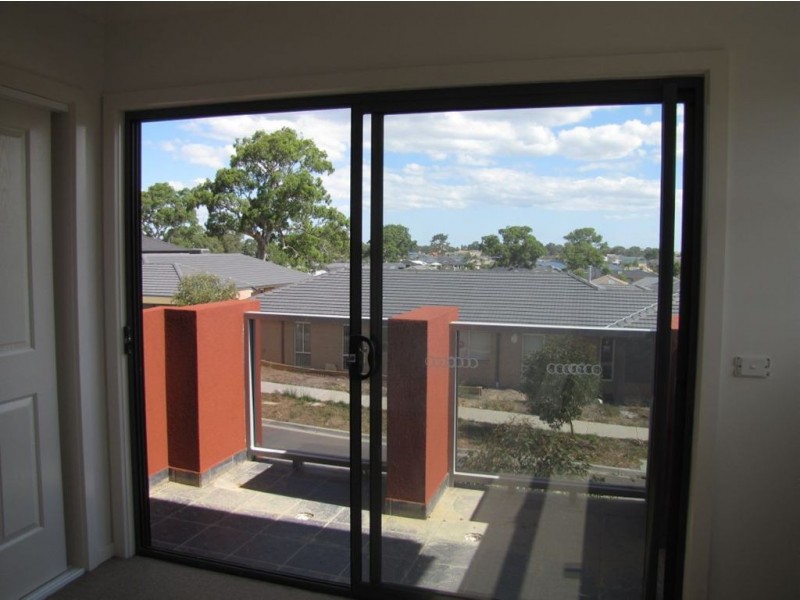 1/1 Nash Grove, Doreen VIC 3754