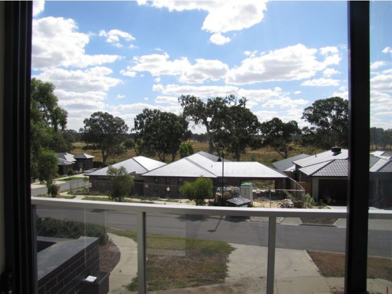 1/1 Nash Grove, Doreen VIC 3754