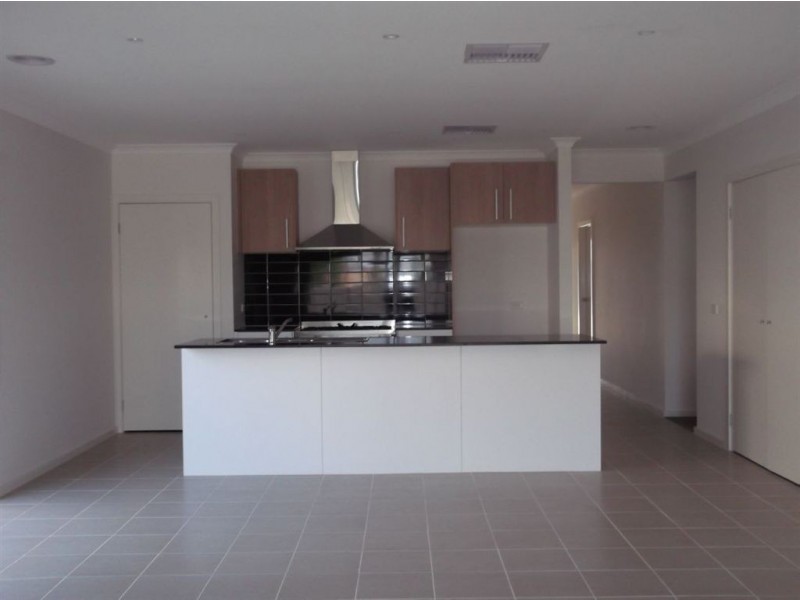 5 Torbreck Avenue, South Morang VIC 3752