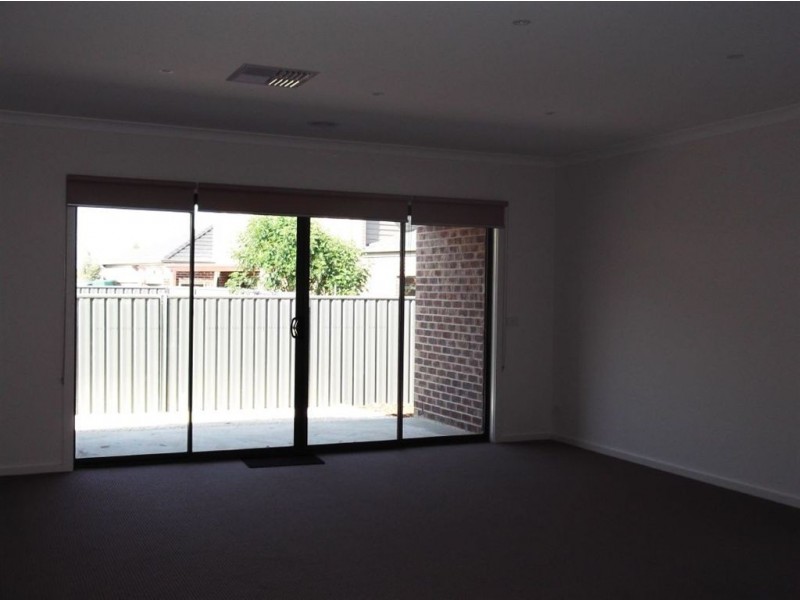 5 Torbreck Avenue, South Morang VIC 3752