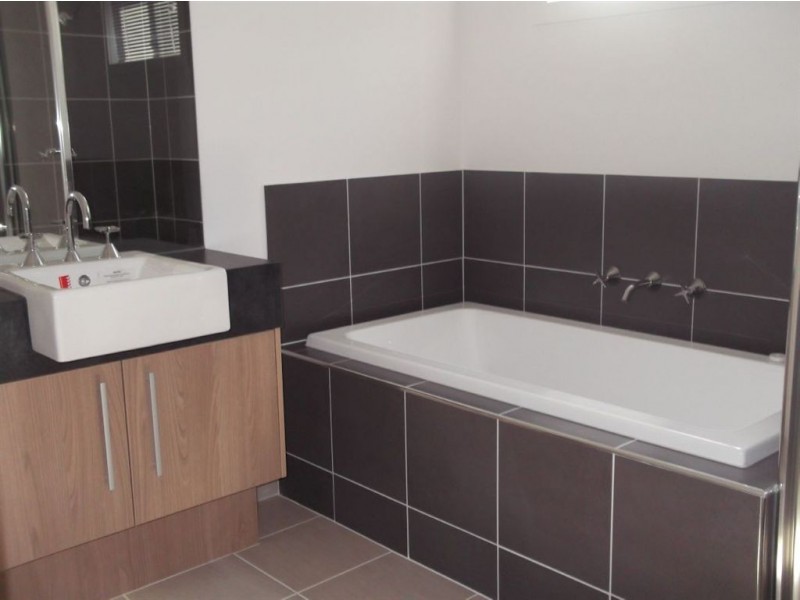 5 Torbreck Avenue, South Morang VIC 3752