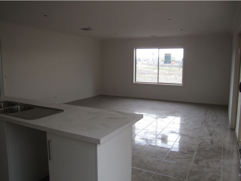 31 Creswick Drive, Epping VIC 3076