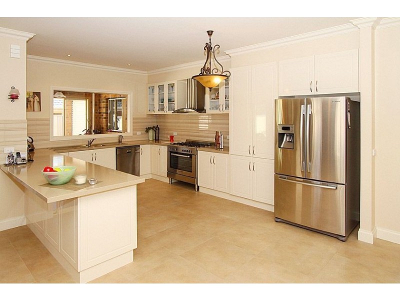 8 Hanton Place, Epping VIC 3076