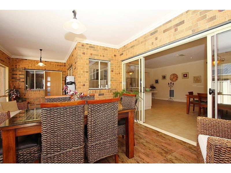 8 Hanton Place, Epping VIC 3076