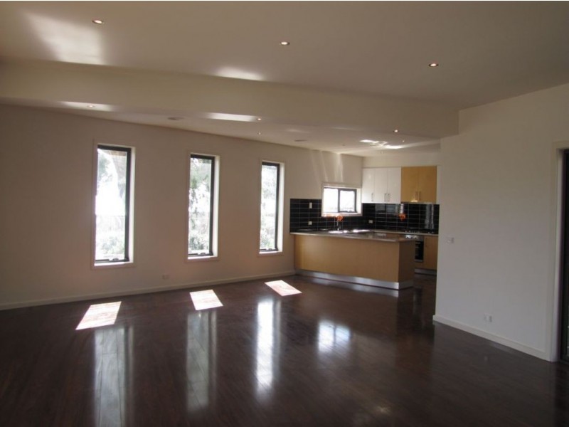 1/1 Nash Grove, Doreen VIC 3754