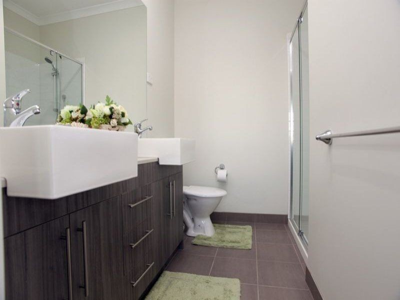 23 carlow walk, Lalor VIC 3075