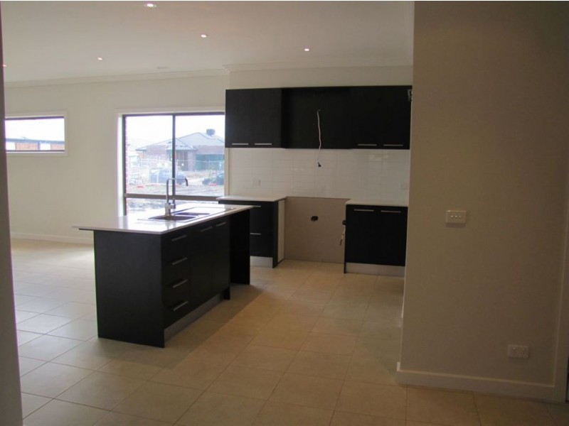 14 Aleman Green, Mernda VIC 3754