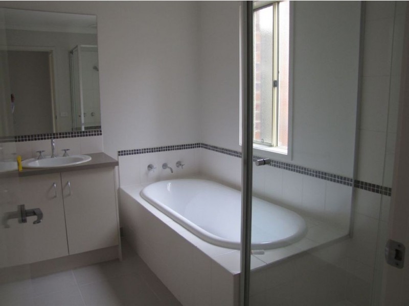 15 Shaftesbury Drive, Epping VIC 3076