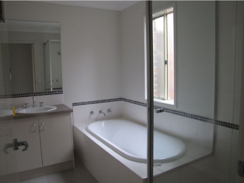 15 Shaftesbury Drive, Epping VIC 3076