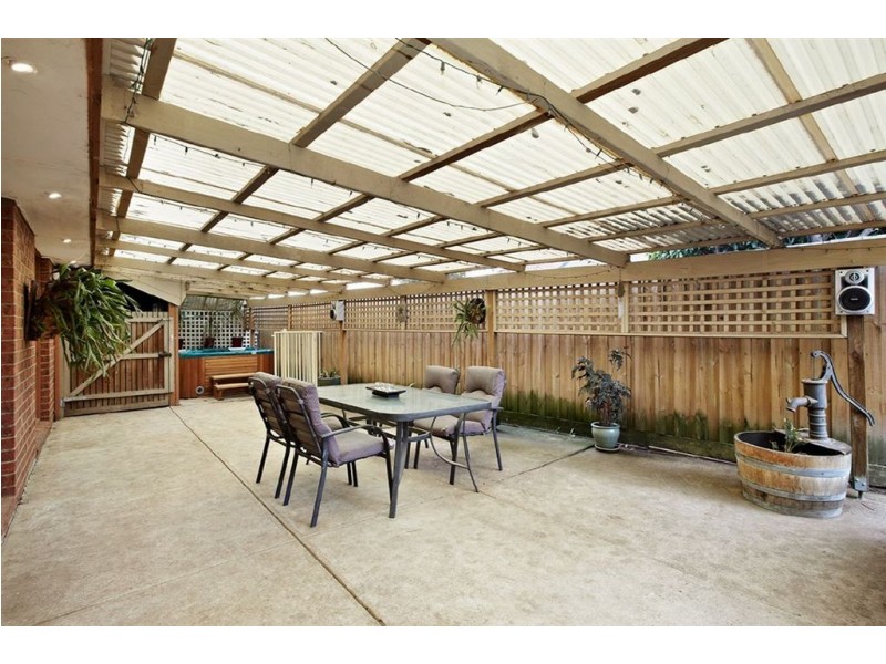 2 Irons Court, Epping VIC 3076