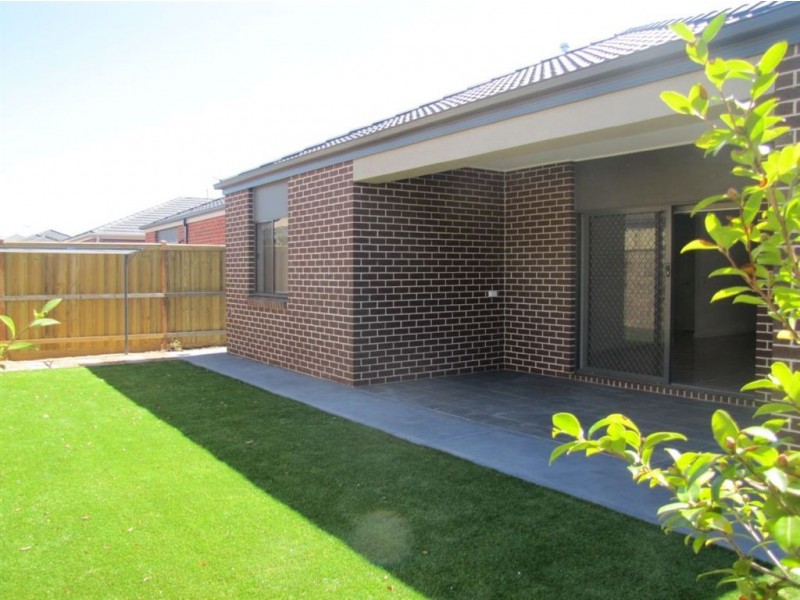 17 Umbria Way, Mernda VIC 3754