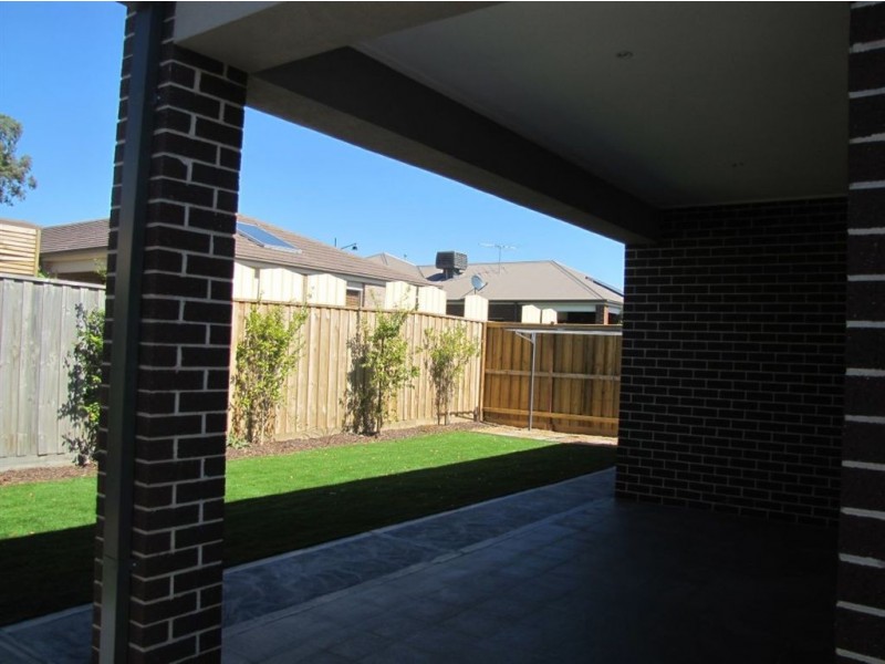 17 Umbria Way, Mernda VIC 3754