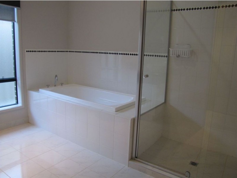 39 Viewgrand Boulevard, Epping VIC 3076