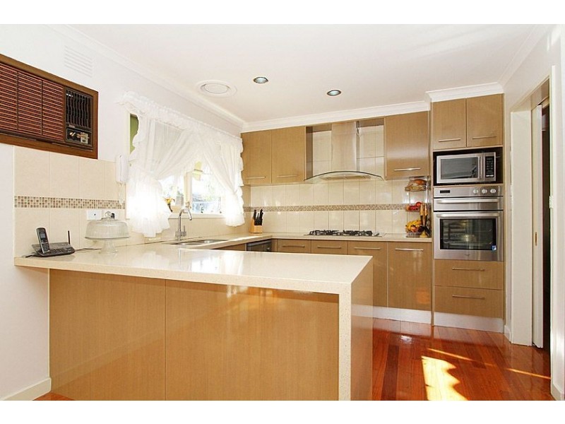 11 Tatlow Drive, Epping VIC 3076