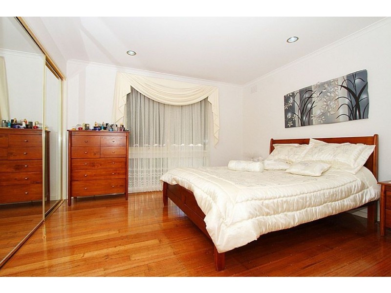 11 Tatlow Drive, Epping VIC 3076