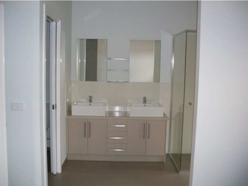 11 Pavilion Boulevard, Epping VIC 3076