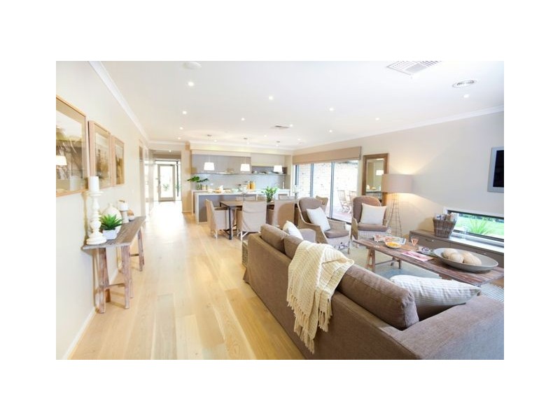 61 Wallara Waters Boulevard, Wallan VIC 3756