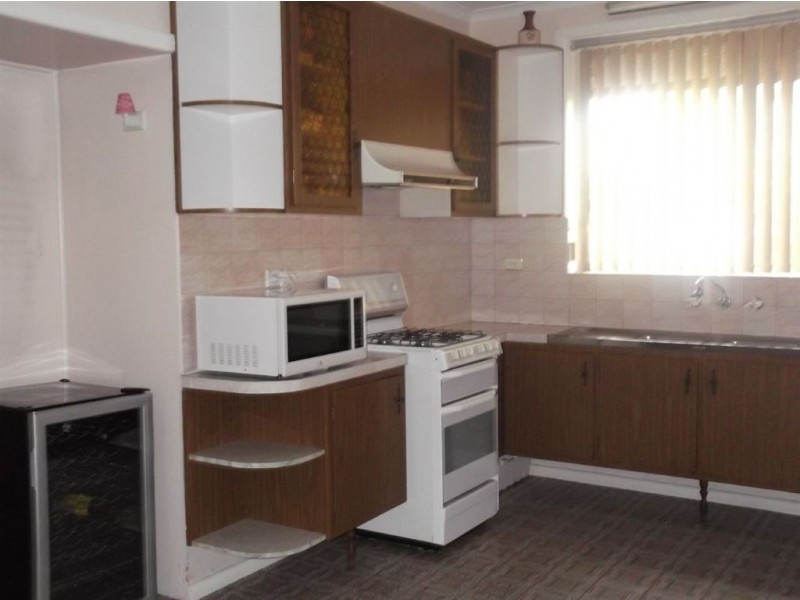 112 Cheddar Road, Reservoir VIC 3073