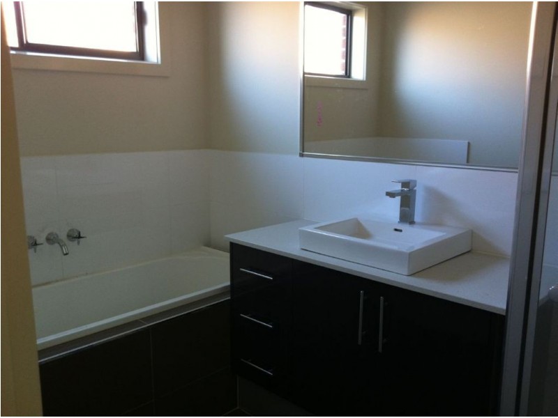 16 Creswick Drive, Epping VIC 3076