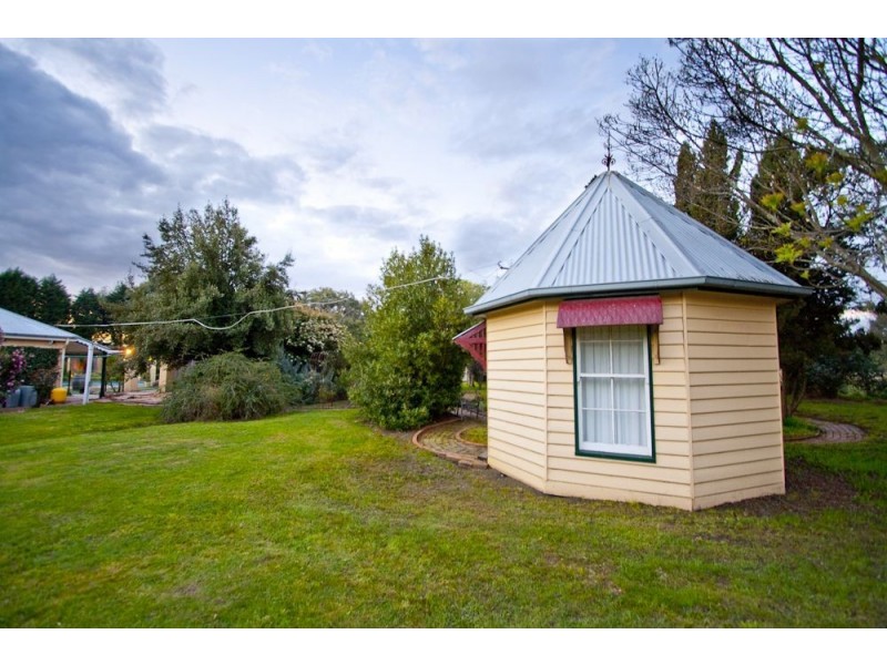 1725 donnybrook rd, Woodstock VIC 3751
