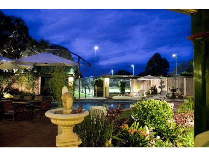 1725 donnybrook rd, Woodstock VIC 3751