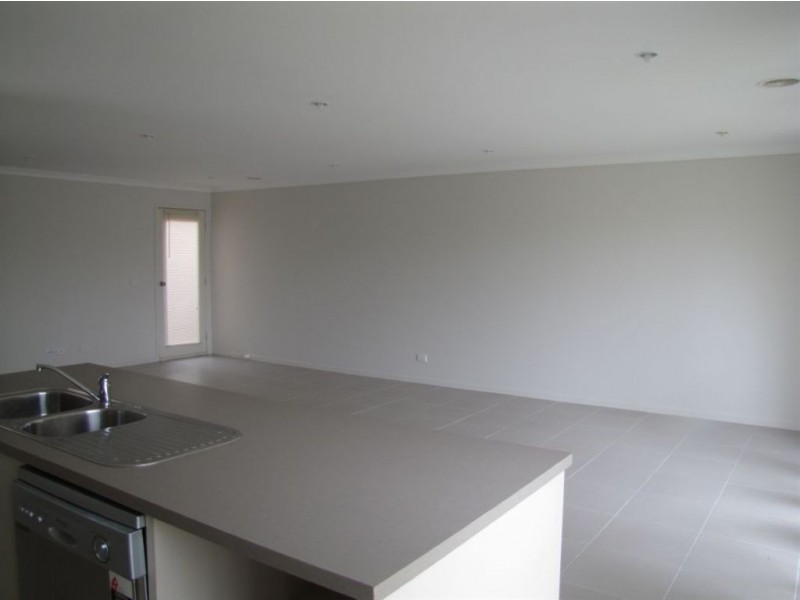 15 Shaftesbury Drive, Epping VIC 3076