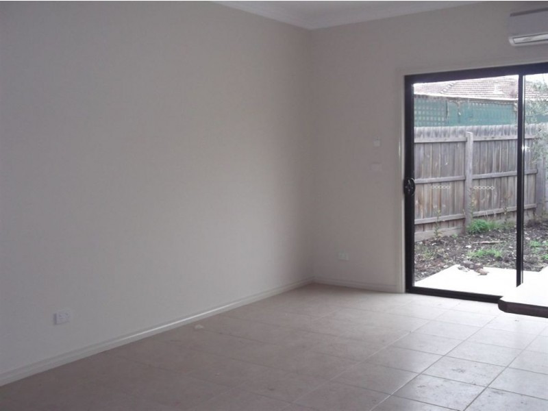 2/5 Barcelona Close, Thomastown VIC 3074