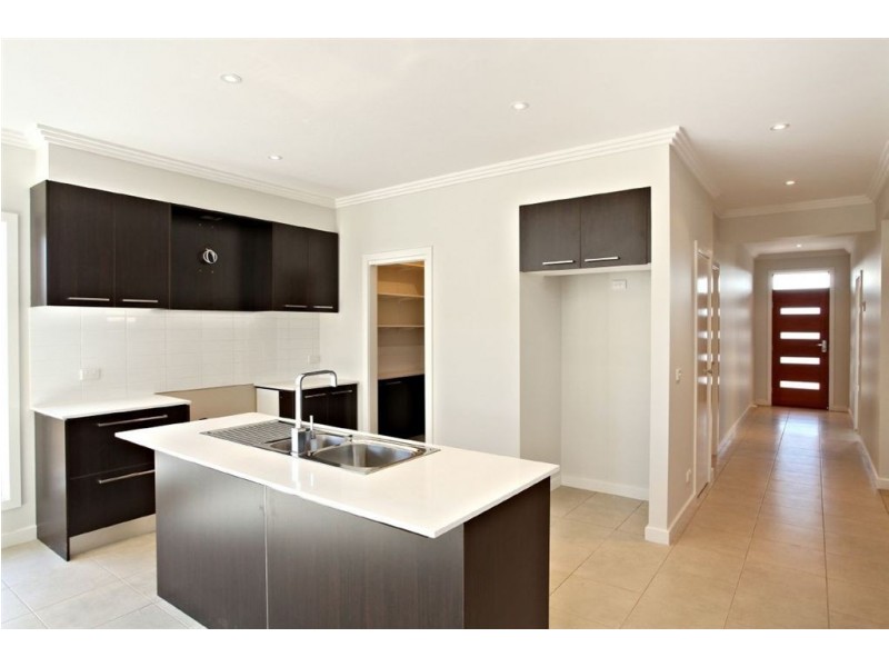 14 Aleman Green, Mernda VIC 3754