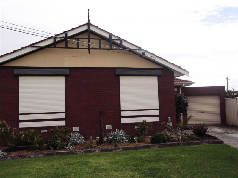 4 Chantal Close, Thomastown VIC 3074